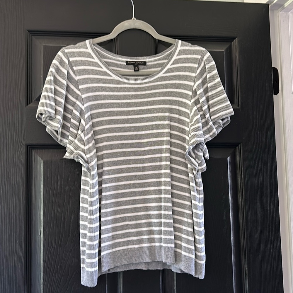 Short sleeve knit top